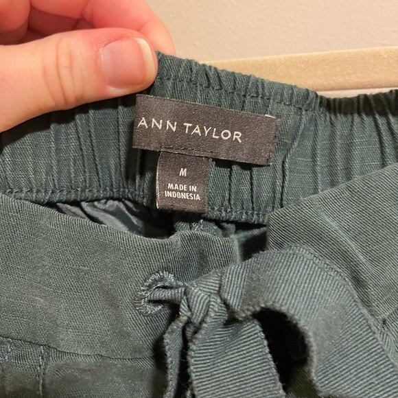 Ann Taylor Green Linen Joggers - Picture 2 of 3